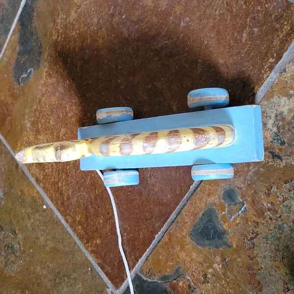 VINTAGE WOODEN TABBY CAT  PULL TOY - Picture 4 of 12